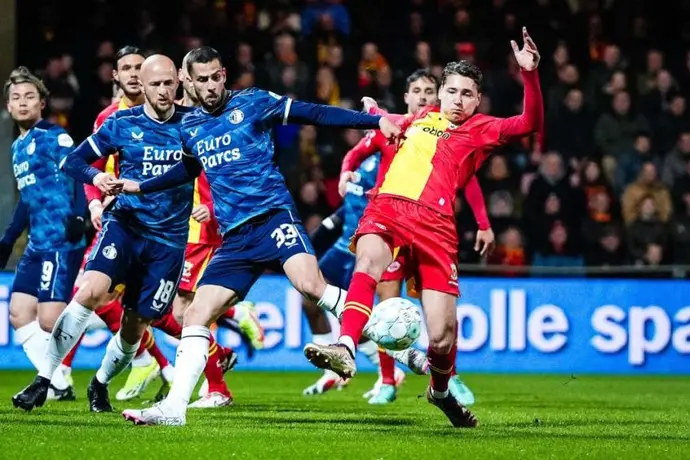 Sin Santiago Giménez, Feyenoord venció 1-3 a Go Ahead Eagles