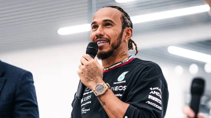 Hamilton mantuvo bien guardado su pase a Ferrari: 'No se lo conté ni a mis padres'