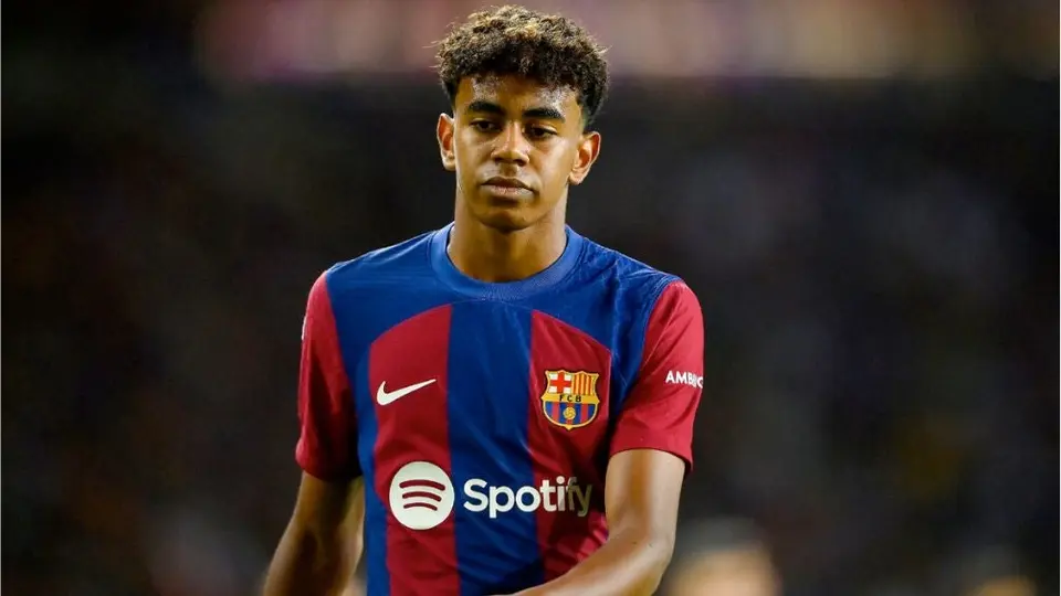 Lamine Yamal es pretendido por el Paris Saint-Germain; en Barcelona dicen que es intransferible