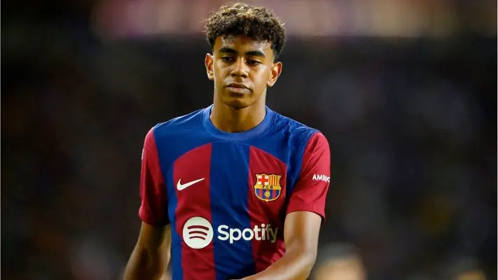 Lamine Yamal es pretendido por el Paris Saint-Germain; en Barcelona dicen que es intransferible