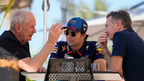 Red Bull: Helmut Marko revela la posible fecha donde se decidirá el futuro de Checo