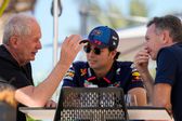 Red Bull: Helmut Marko revela la posible fecha donde se decidirá el futuro de Checo