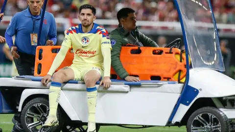 Diego Valdés salió lesionado del Clásico Nacional