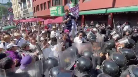 Policías de la CDMX repliegan violentamente a ciegos y débiles visuales