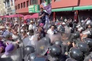 Policías de la CDMX repliegan violentamente a ciegos y débiles visuales