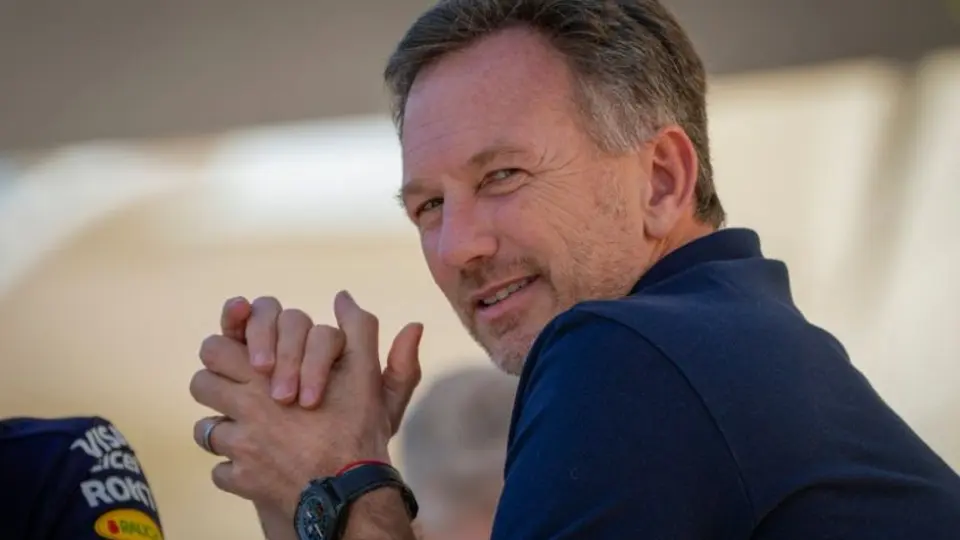 ¿Libre de todos los cargos? Christian Horner viajó a Baréin y apunta a continuar Red Bull