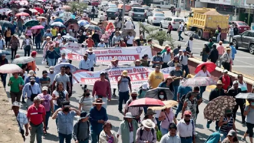 La marcha de la CNTE provocó que casi un millón de estudiantes no tuvieran clases este lunes
