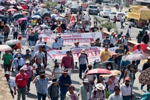 La marcha de la CNTE provocó que casi un millón de estudiantes no tuvieran clases este lunes