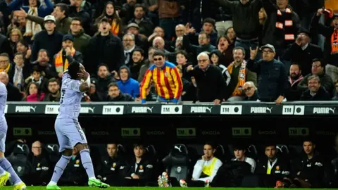 Con show de Vinicius, Real Madrid rescató empate ante Valencia
