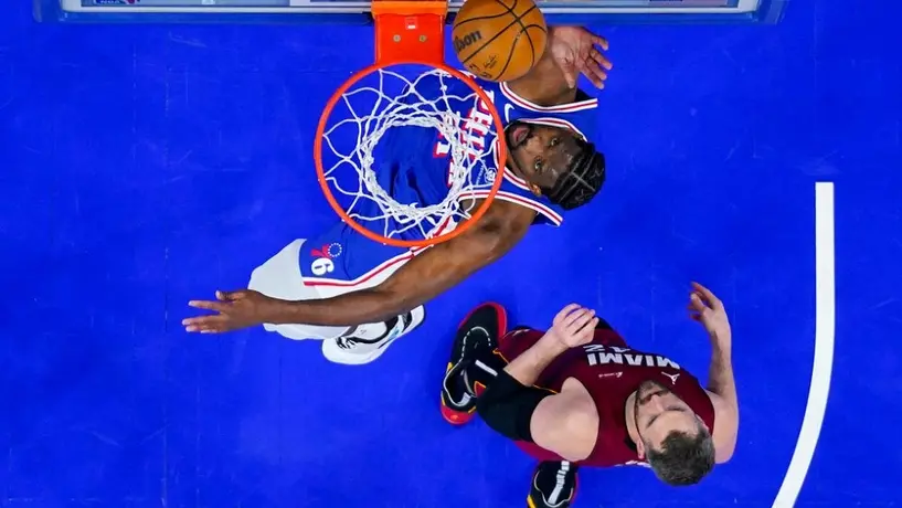 Embiid y 76ers vencen a Heat en Play-In y enfrentarán a Knicks en Playoffs