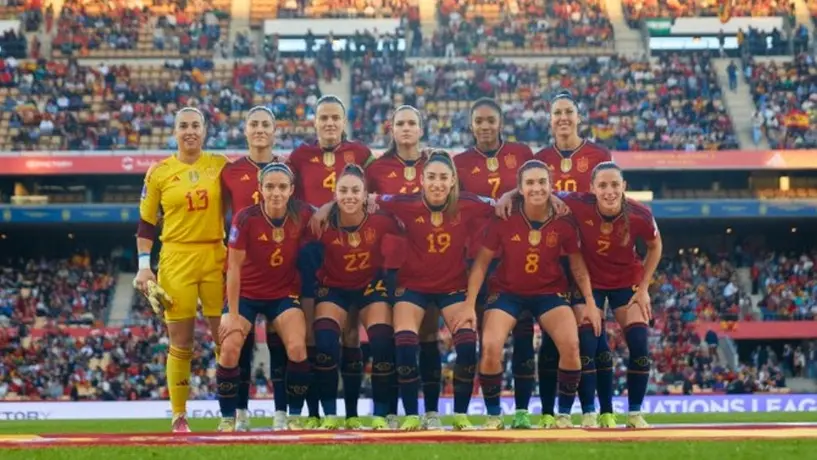 'Aficionados' gritan "piquito" a jugadoras de España Femenil