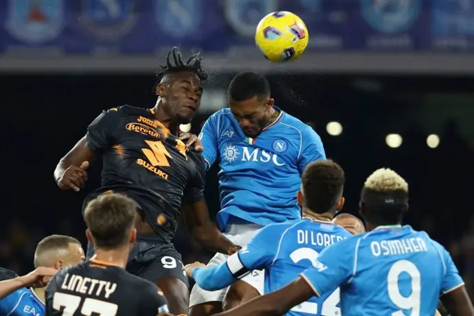 Con chilena de Sanabria, Torino empató ante Napoli que se aleja de zona de Champions League
