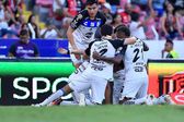 Querétaro remonta con gol de último minuto y vence a Atlas de visita