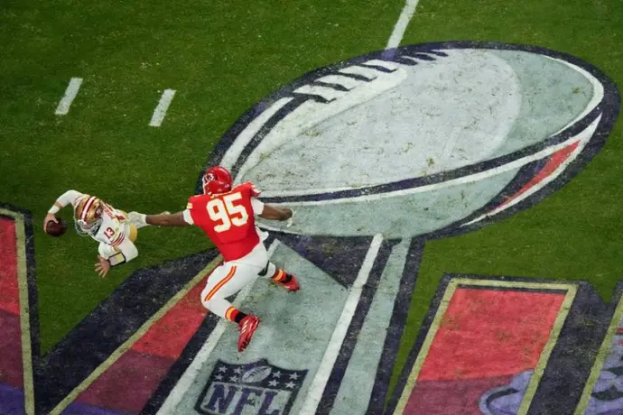 Super Bowl 2024: Espontáneo invadió el campo en el juego entre Kansas City y San Francisco