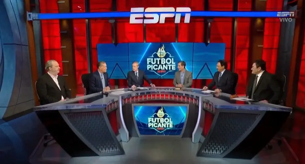 Alarcón y Pietra en la mesa de debate de Futbol Picante