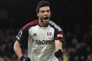 Raúl Jiménez le pide a su equipo de la People's League no confiarse en la repesca