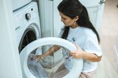 ¿Sabes cuánta agua gasta tu lavadora? Te decimos cómo reciclar esa agua