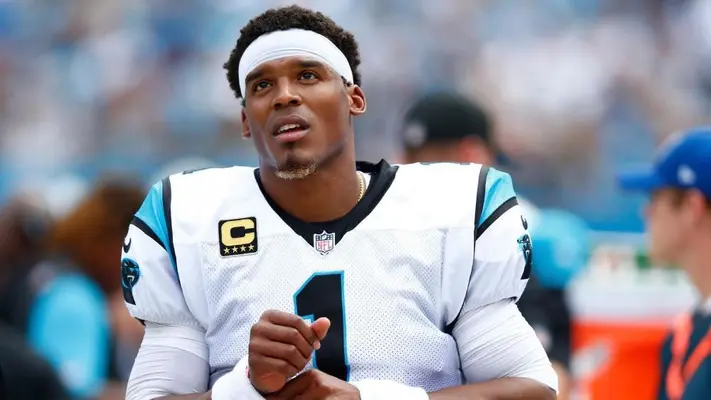 Cam Newton salió sin un rasguño en una pelea contra siete jóvenes