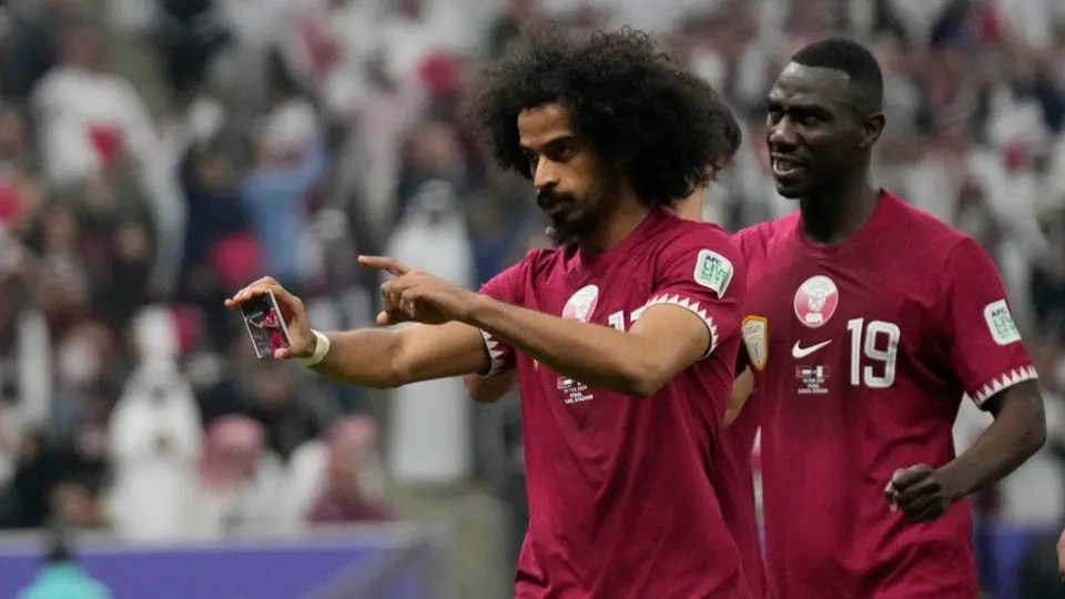 Jugador de Qatar realiza 'mágico' festejo tras anotar en la Final de la Copa de Asia