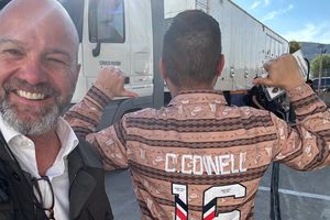 ¡Cowellmanía! Reportero de TV Azteca se sube a la 'fiebre' de Cade Cowell con Chivas