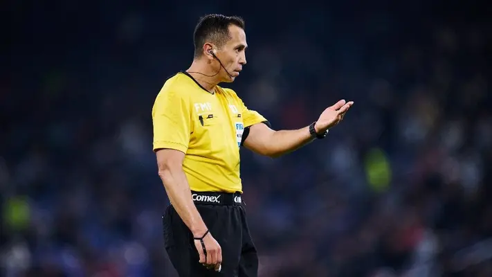 ¿Es correcto decir 'impenal', palabra que empleó Luis Enrique Santander en el Rayados vs Toluca?