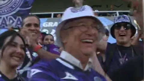 Ricardo Salinas Pliego alentó al Mazatlán con la barra desde la tribuna