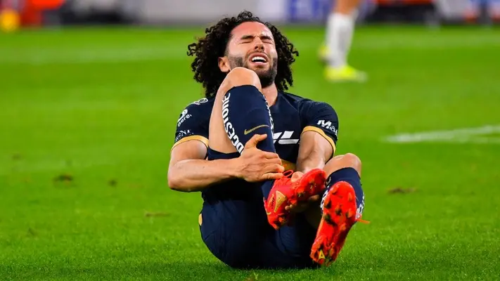 ¡Alarma en Pumas! César ‘Chino’ Huerta se vuelve a lesionar en derrota vs Rayados