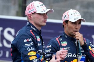 Hija de Kelly Piquet se 'roba' las miradas durante festejo de Checo y Max en Japón