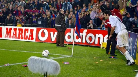 Figo 'calienta' el Real Madrid vs Barcelona y revive la cabeza de cerdo en el Clásico