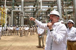 AMLO viajó a Coahuila para supervisar las labores de rescate de los mineros atrapados