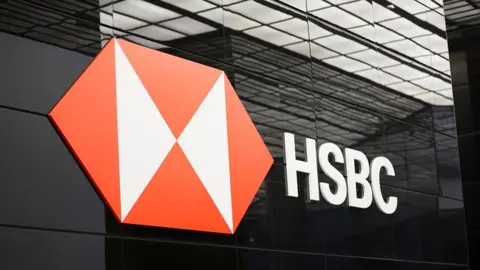 Usuarios de HSBC han denunciado que el banco está haciendo cargos dobles por pagos anteriores