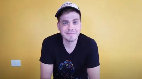Reaccionan usuarios de TikTok a video de influencer por test de Internet
