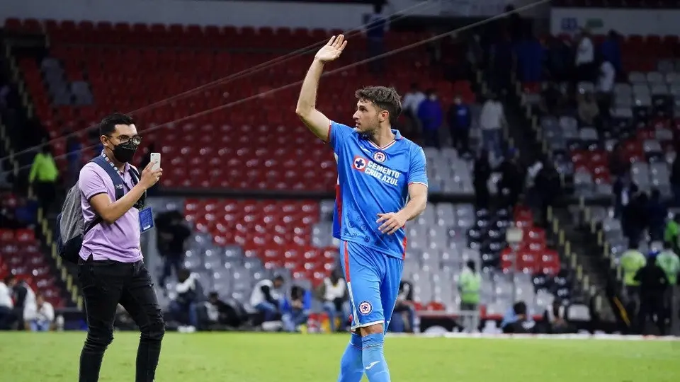 Cruz Azul, con dos opciones sudamericanas para reemplazar a Santi Giménez
