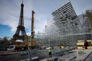 París 2024: Se revelan las imágenes de la cancha que se construye cerca de la Torre Eiffel