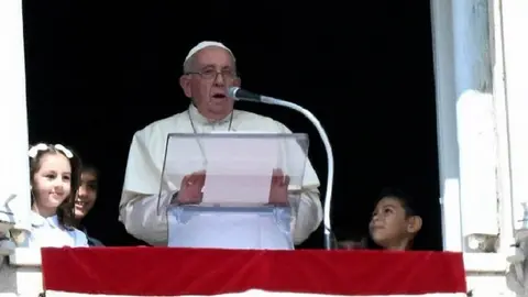 El papa Francisco pide detener la violencia tras el ataque de Irán a Israel