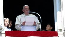 El papa Francisco pide detener la violencia tras el ataque de Irán a Israel
