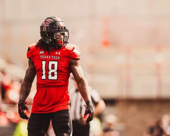 El prospecto de NFL, Tyler Owens, admitió que no cree en otros planetas ni el espacio