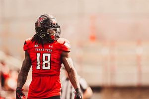 El prospecto de NFL, Tyler Owens, admitió que no cree en otros planetas ni el espacio