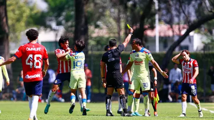 ¡Se armó la bronca! Chivas y América Sub 23 se fueron a los golpes tras la victoria rojiblanca