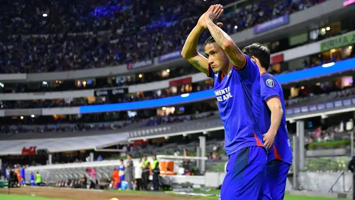 Uriel Antuna pide perdón a afición de Chivas tras su doblete