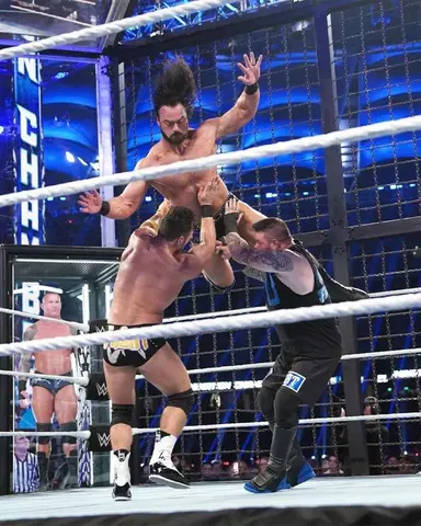 McIntyre durante Elimination Chamber l wwe.com