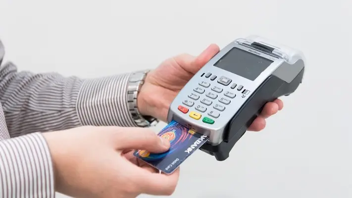 Adiós a comisiones o cargo extra por pagar con tarjeta de crédito o débito