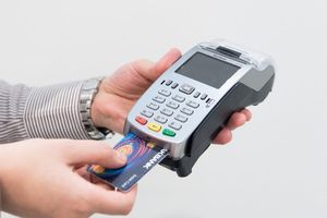 Adiós a comisiones o cargo extra por pagar con tarjeta de crédito o débito