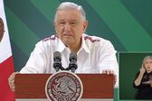 AMLO ve guerra sucia ante portazo de normalistas de Ayotzinapa en Palacio Nacional