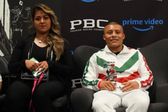 Pitbull Cruz y el emotivo gesto que tuvo con su esposa tras su campeonato