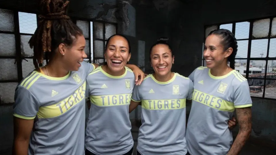 Tigres Femenil: Presentó su tercer uniforme para la temporada 2022-2023