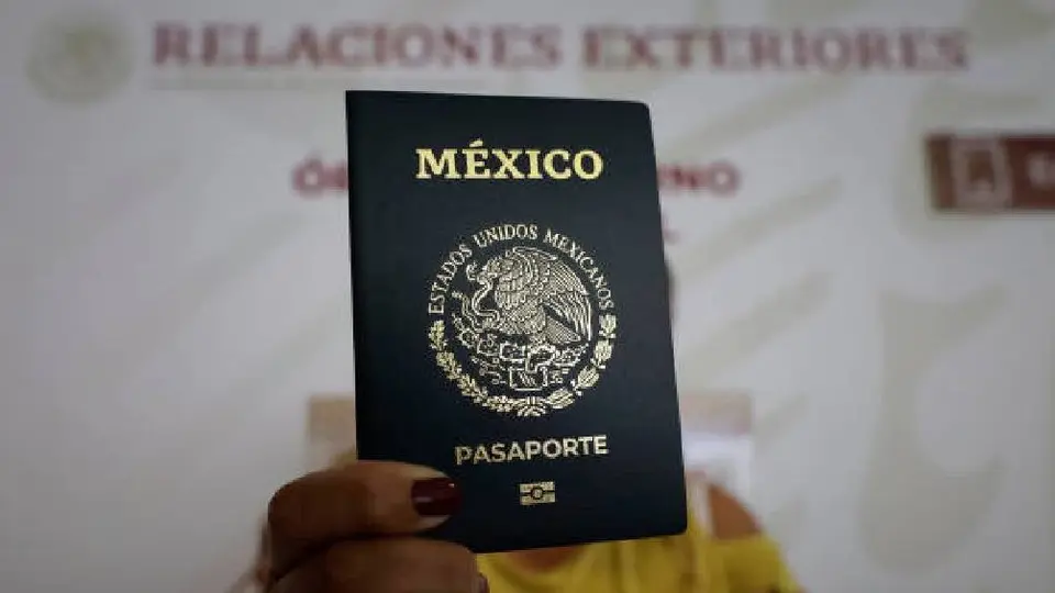 ¿A cuántos puedes viajar con el Pasaporte Mexicano? Te lo contamos