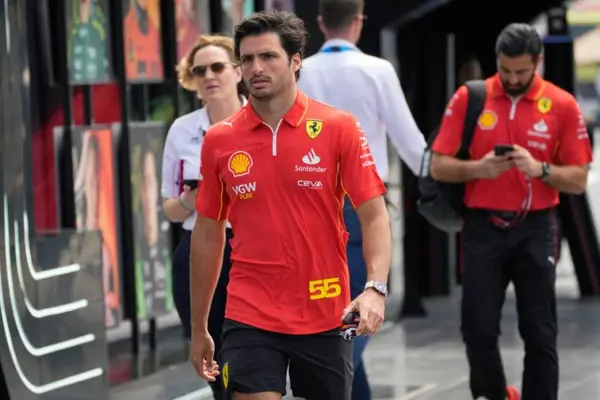 F1: Carlos Sainz abandonó el paddock en el Gran Premio de Arabia Saudita