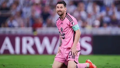 Prensa Argentina 'explota' contra mexicanos por abuchear a Lionel Messi