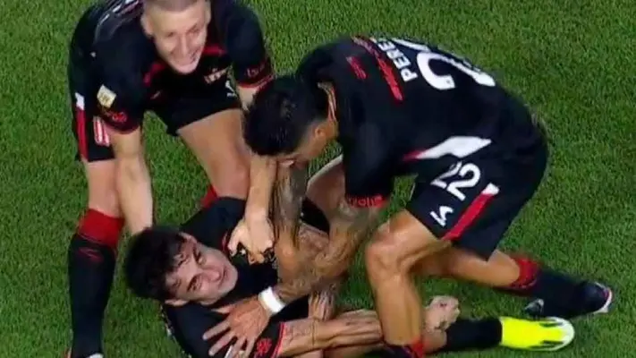 Partido entre Estudiantes vs Boca Juniors es suspendido tras convulsión de un futbolista